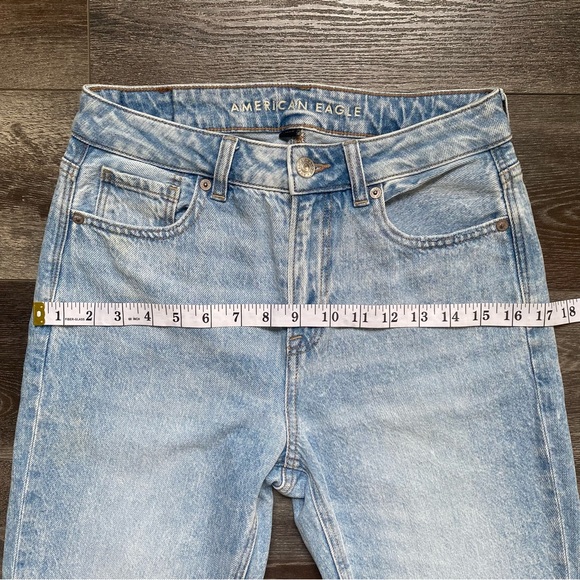 American Eagle Strigid Mom Jean Size 2 Short - Picture 3 of 9